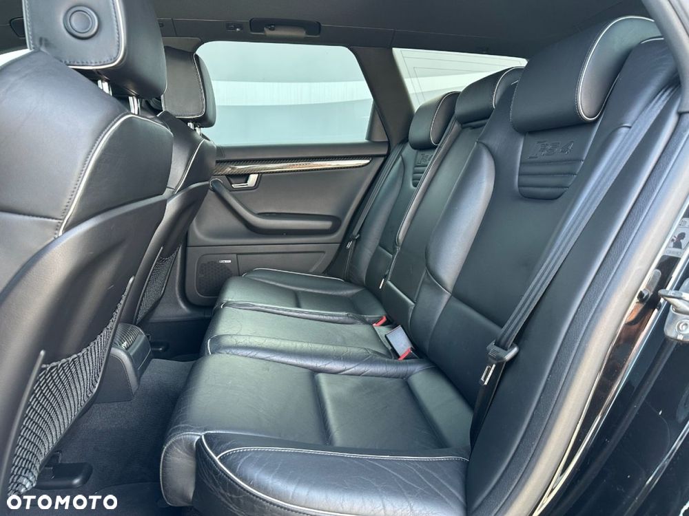 Audi RS4 Avant Avant - 34