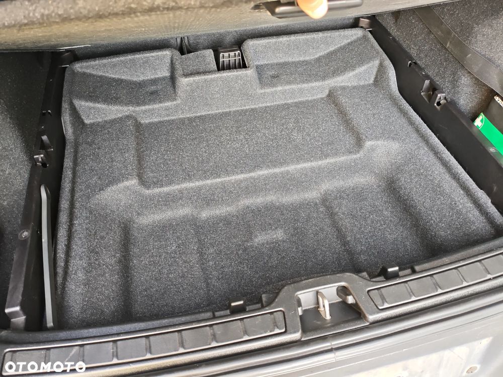 Volvo XC 40 D3 Momentum Pro - 37