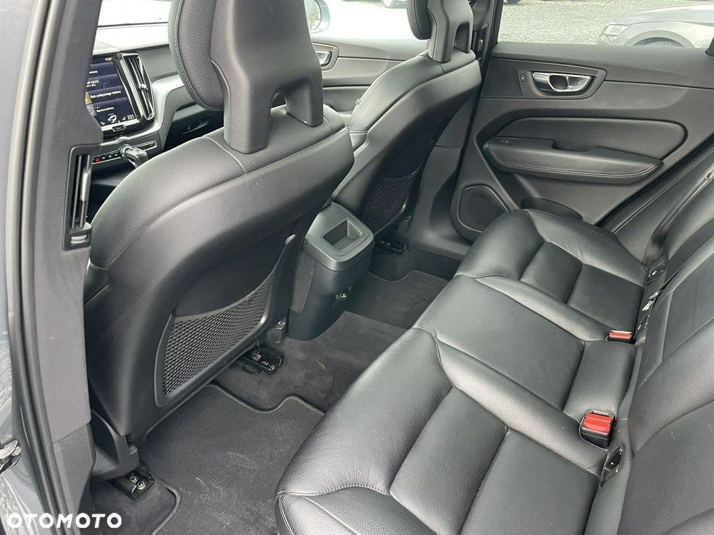 Volvo XC 60 T5 Momentum - 25