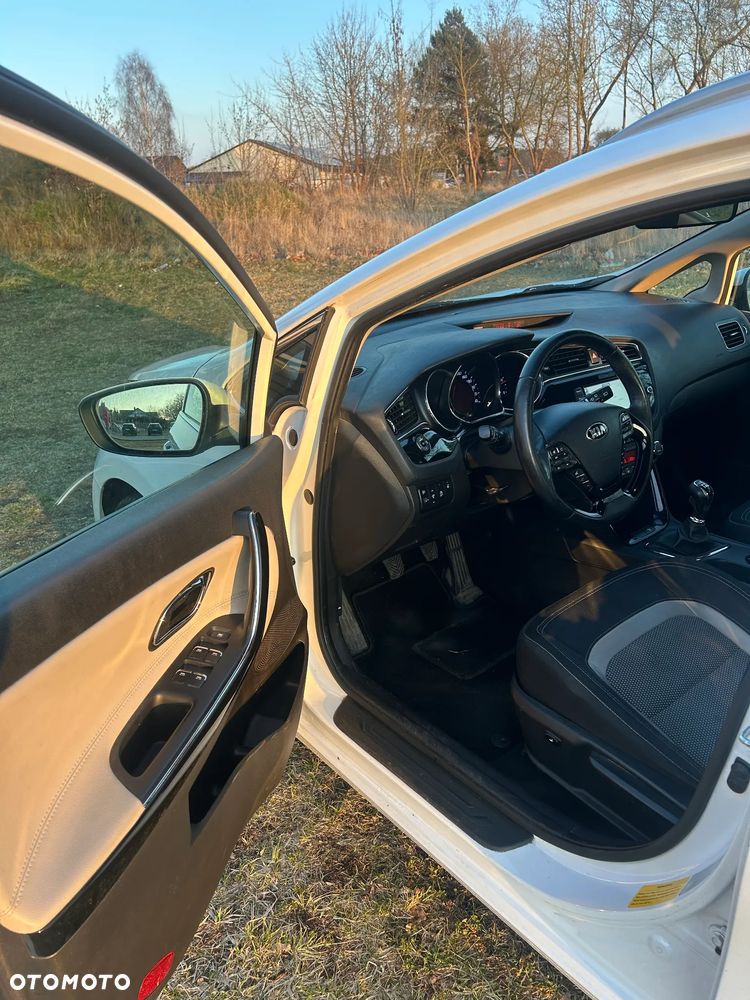 Kia Ceed 1.6 CRDi 136 ISG Platinum Edition - 16