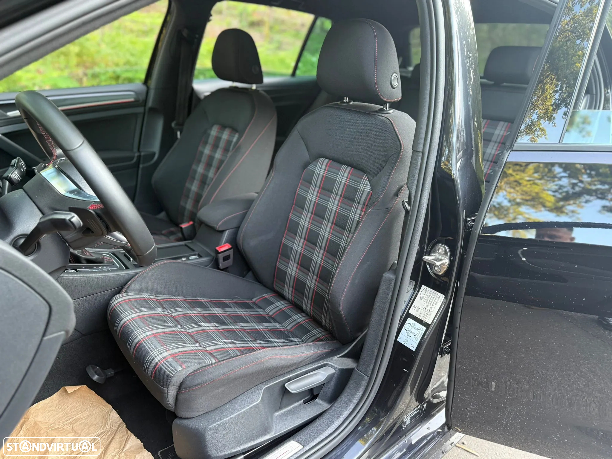VW Golf 2.0 TSI GTI DSG - 28