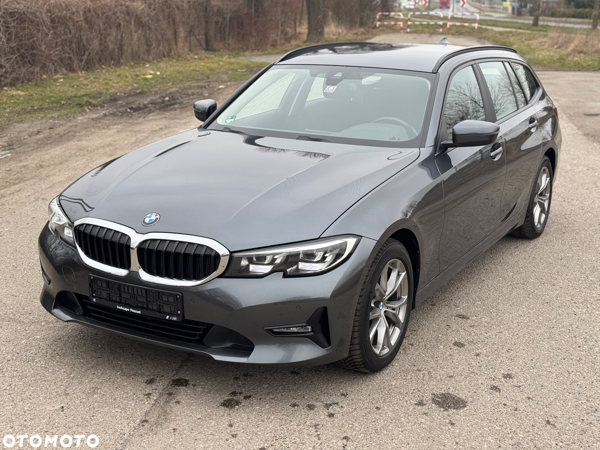 BMW Seria 3 320d Touring xDrive - 4