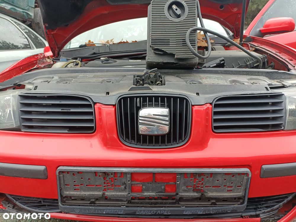 SEAT LEON I 99-05 2000 r. LP36 5D HB grill atrapa chłodnicy   * - 1