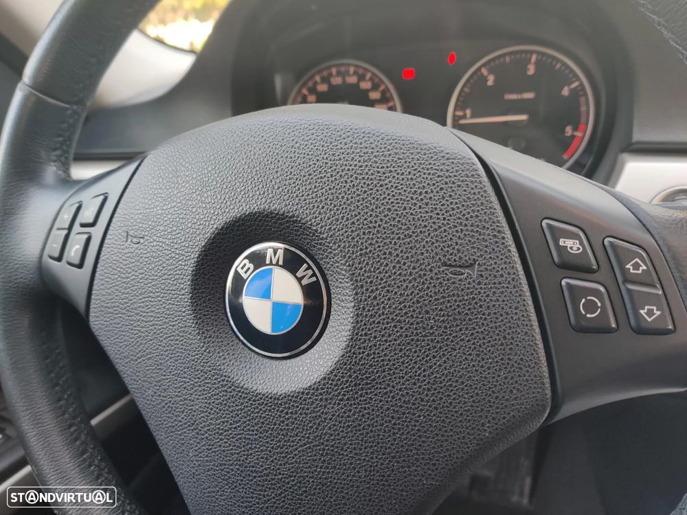 BMW 320 d Sport - 18