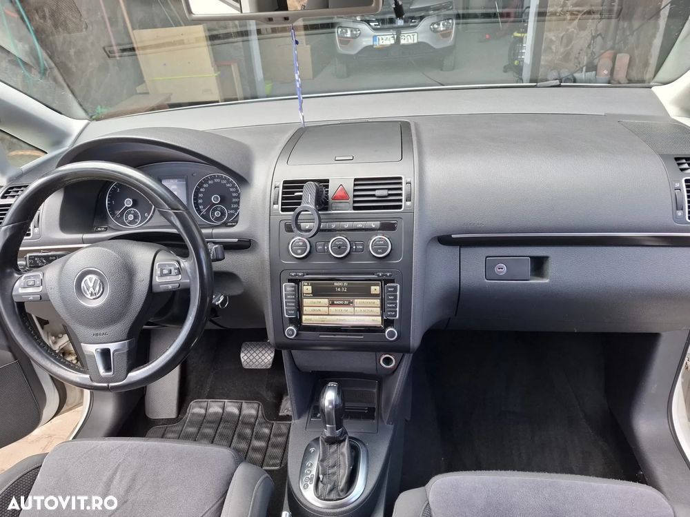 Volkswagen Touran 2.0 TDI DSG Comfortline - 10