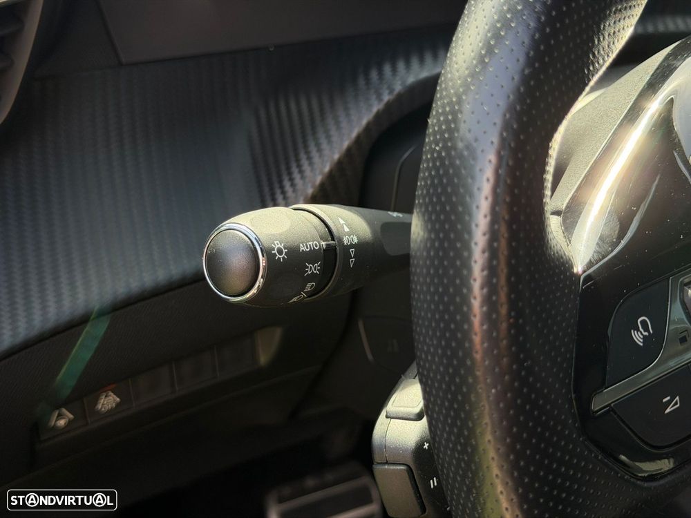 Peugeot e-2008 50 kWh GT - 33