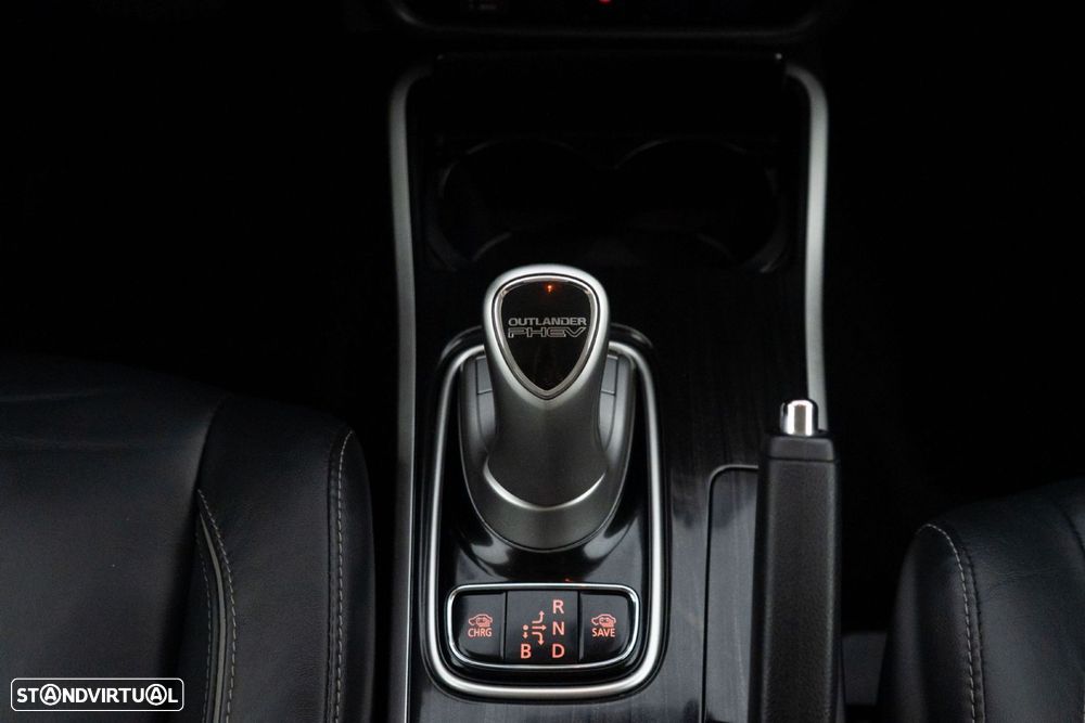 Mitsubishi Outlander - 23