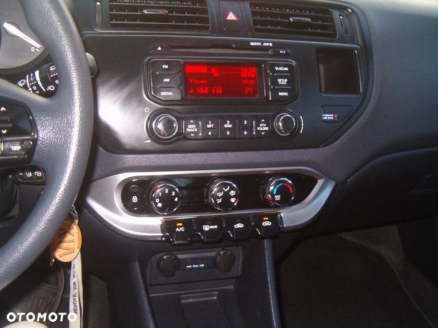 Kia Rio - 25
