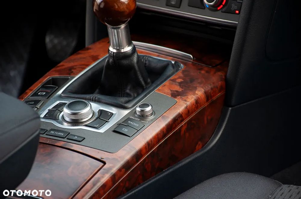 Audi A6 Limousine 2.4 - 25