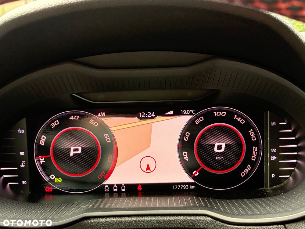 Skoda Octavia 2.0 TSI RS Challenge 245 DSG - 22