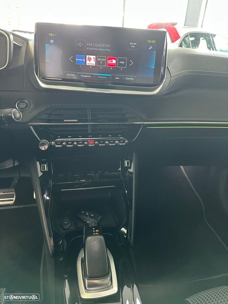 Peugeot e-2008 GT - 8