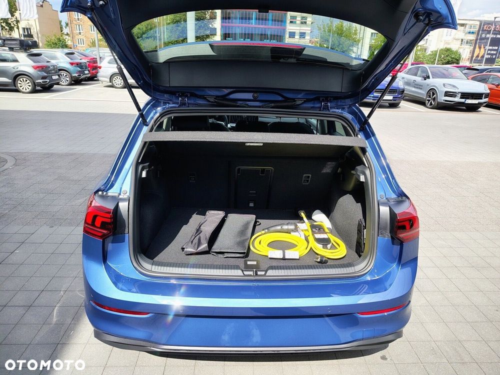 Volkswagen Golf - 9