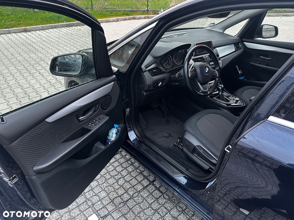 BMW Seria 2 218i - 5