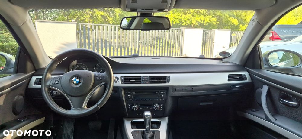 BMW Seria 3 325i - 6