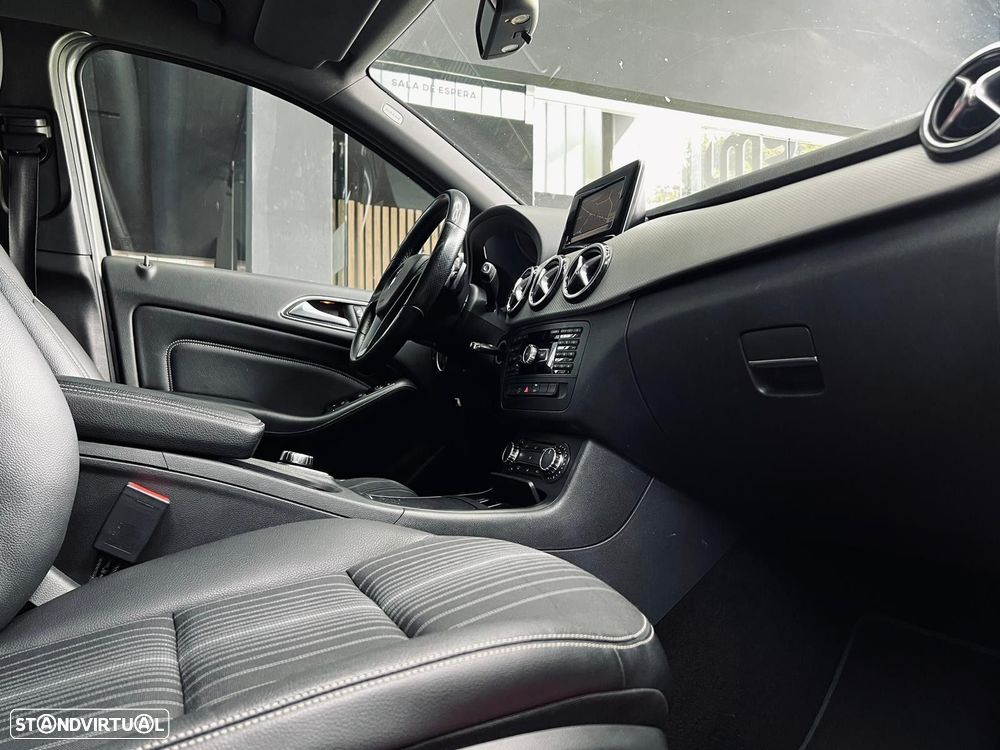 Mercedes-Benz B 180 CDI BlueEFFICIENCY Aut. - 18
