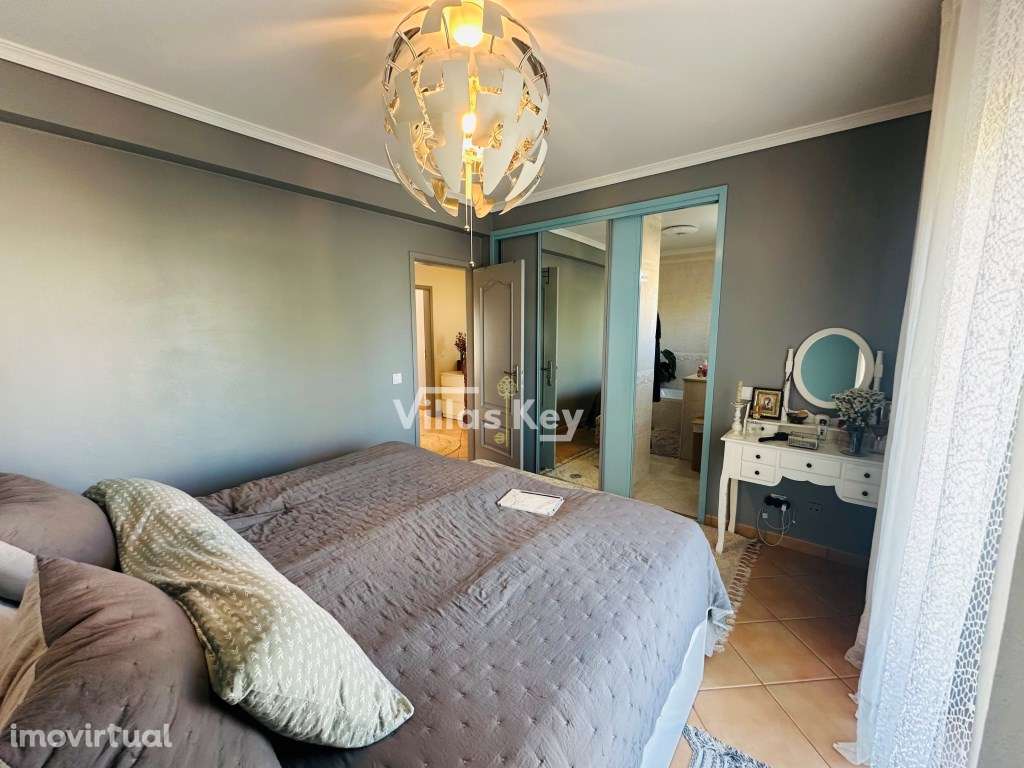 Encantadora moradia T4 perto das praias, Lagos, Luz - Grande imagem: 4/25