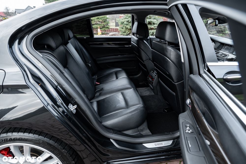 BMW Seria 7 750i xDrive - 21