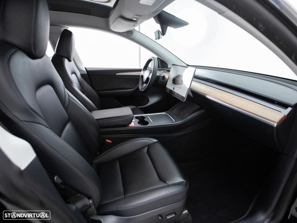 Tesla Model Y Performance Dual Motor AWD - 10