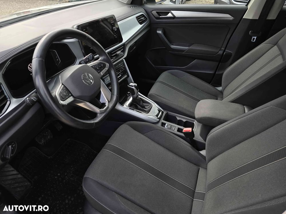 Volkswagen T-Roc - 8
