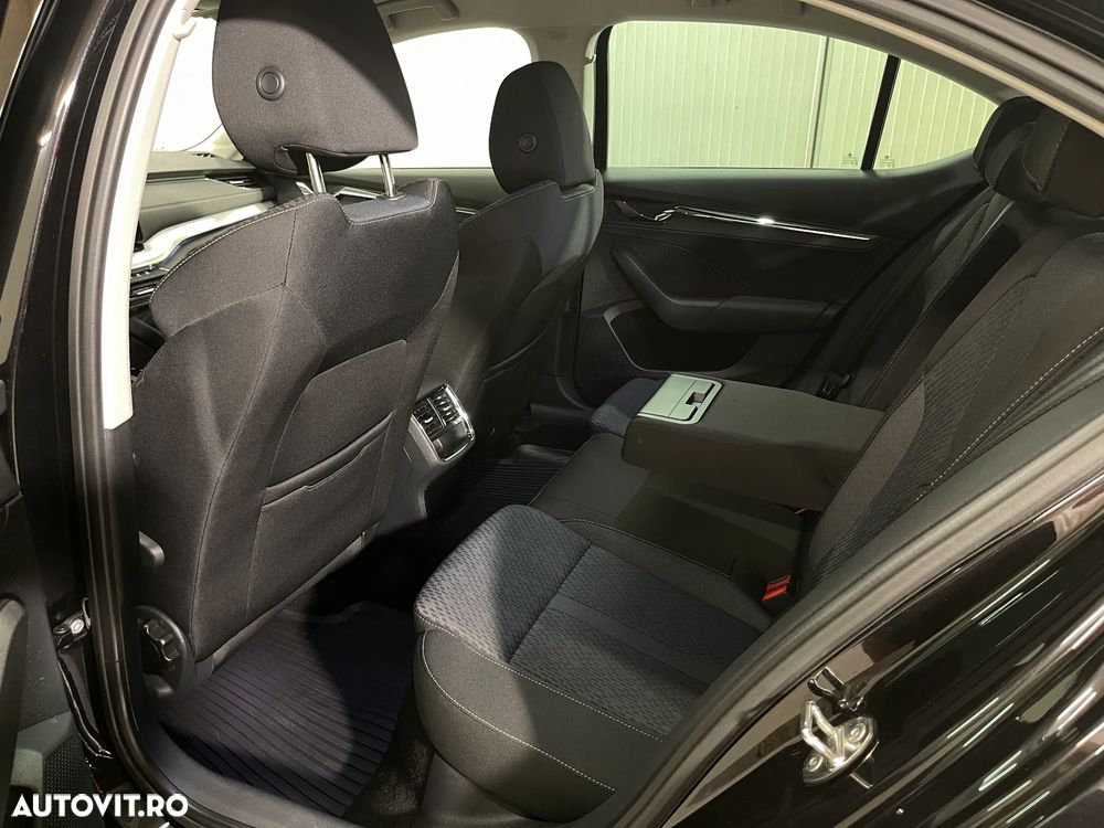 Skoda Octavia 2.0 TDI DSG Style - 12