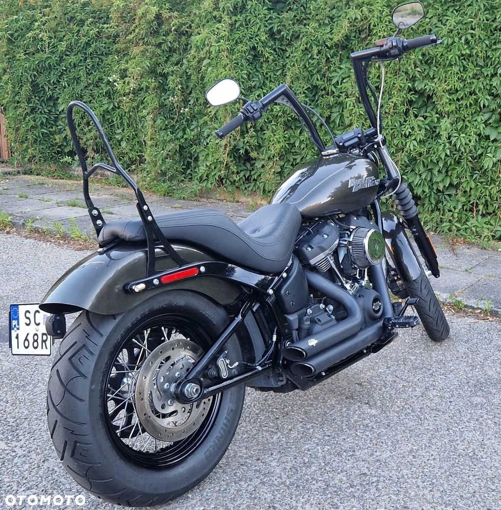 Harley-Davidson Dyna Street Bob - 39