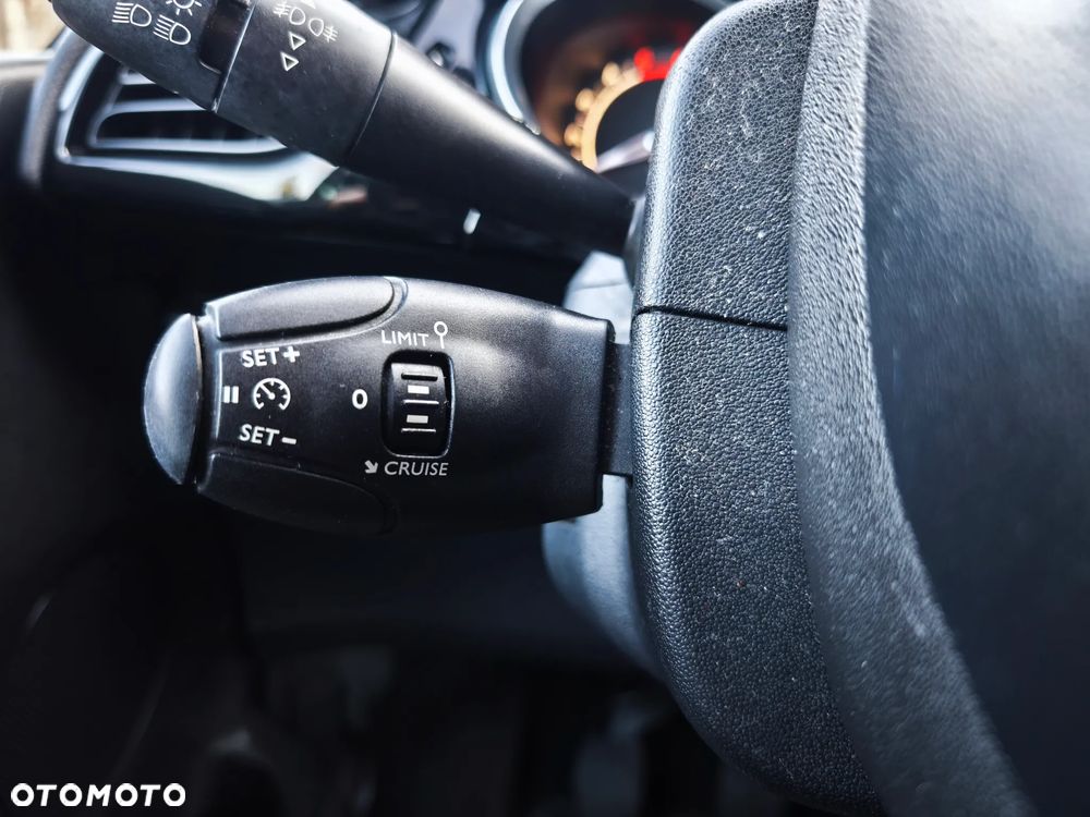 Citroën DS3 1.6 HDi SoChic - 24