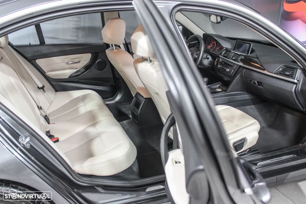 BMW 320 d Line Luxury - 15