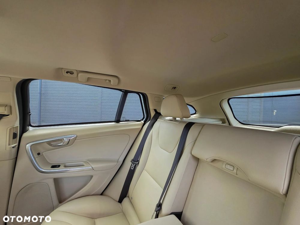 Volvo V60 D3 Summum - 20
