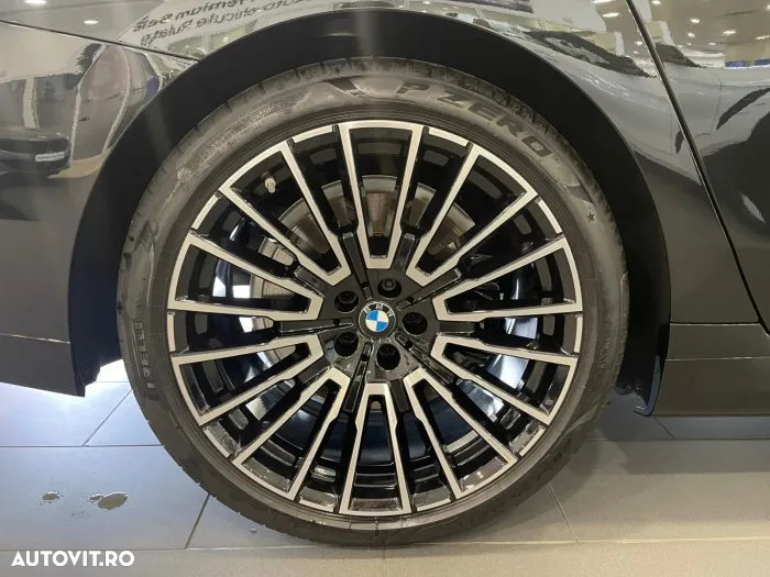 BMW Seria 7 740d xDrive MHEV - 15
