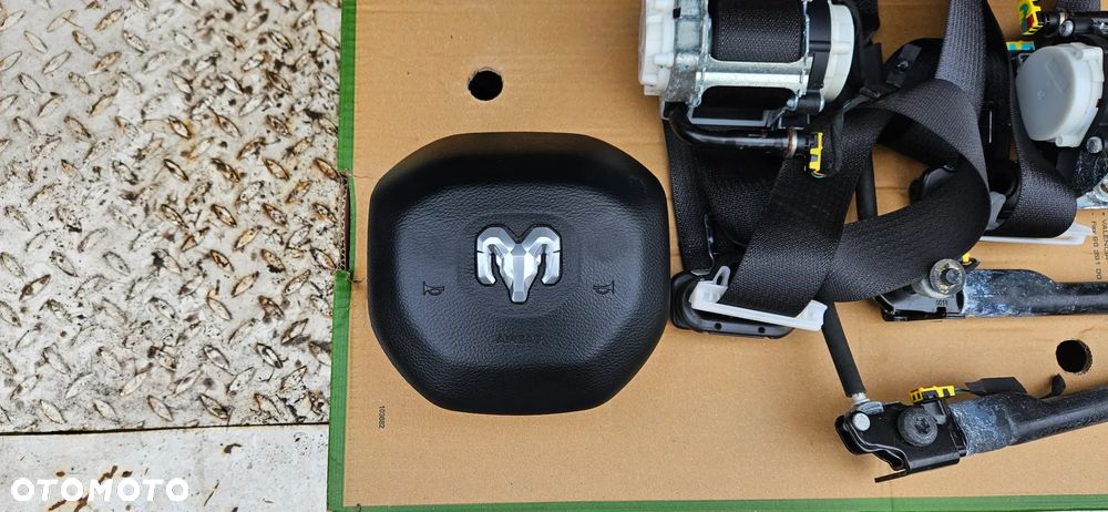 RAM 1500 V 5 2019- Big Horn Kompletny kokpit Deska rozdzielacza Poduszki powietrzne Airbag Napinacze Pasy bezpieczeństwa ORYGINAŁ - 4