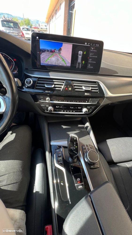 BMW 520 d Pack Desportivo M Auto - 18