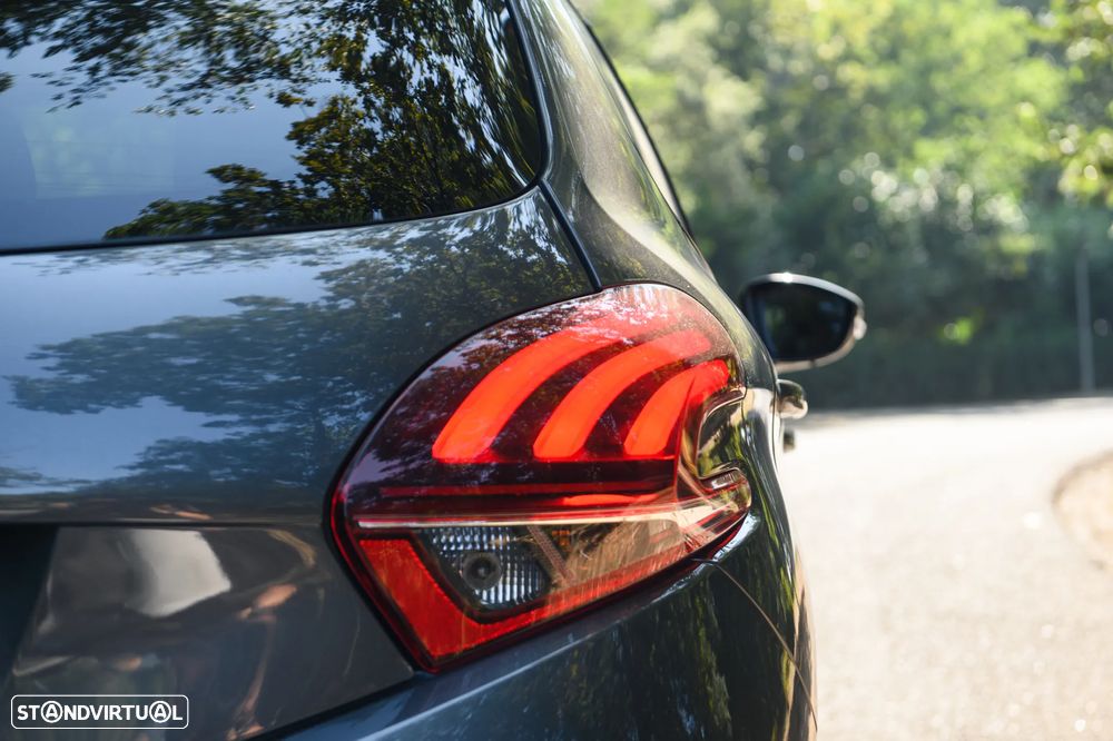 Peugeot 208 1.2 PureTech Signature - 9