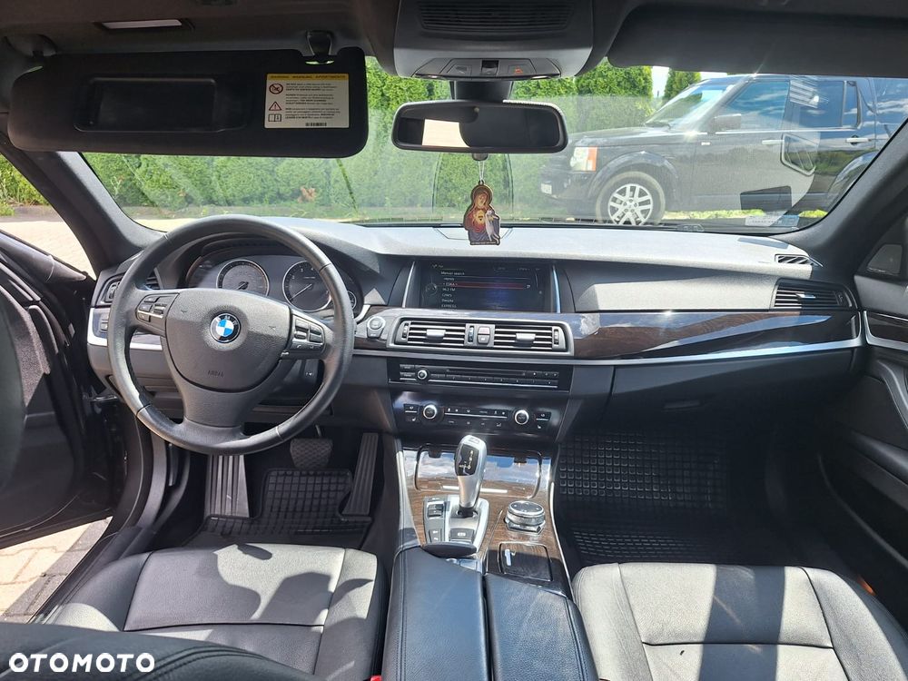BMW Seria 5 528i xDrive Sport-Aut Luxury Line - 10