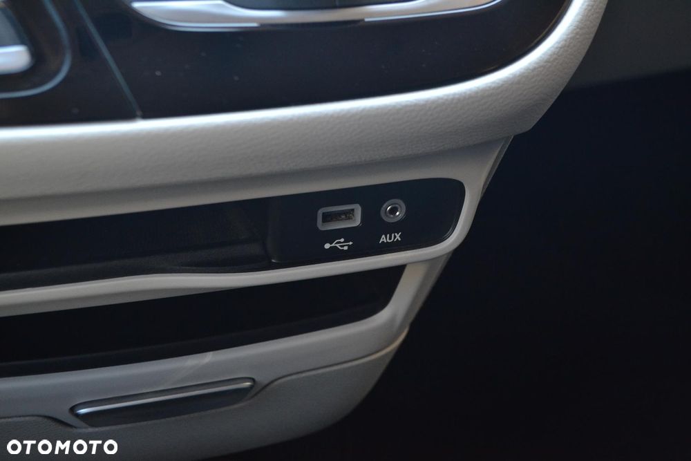 Chrysler Pacifica - 16