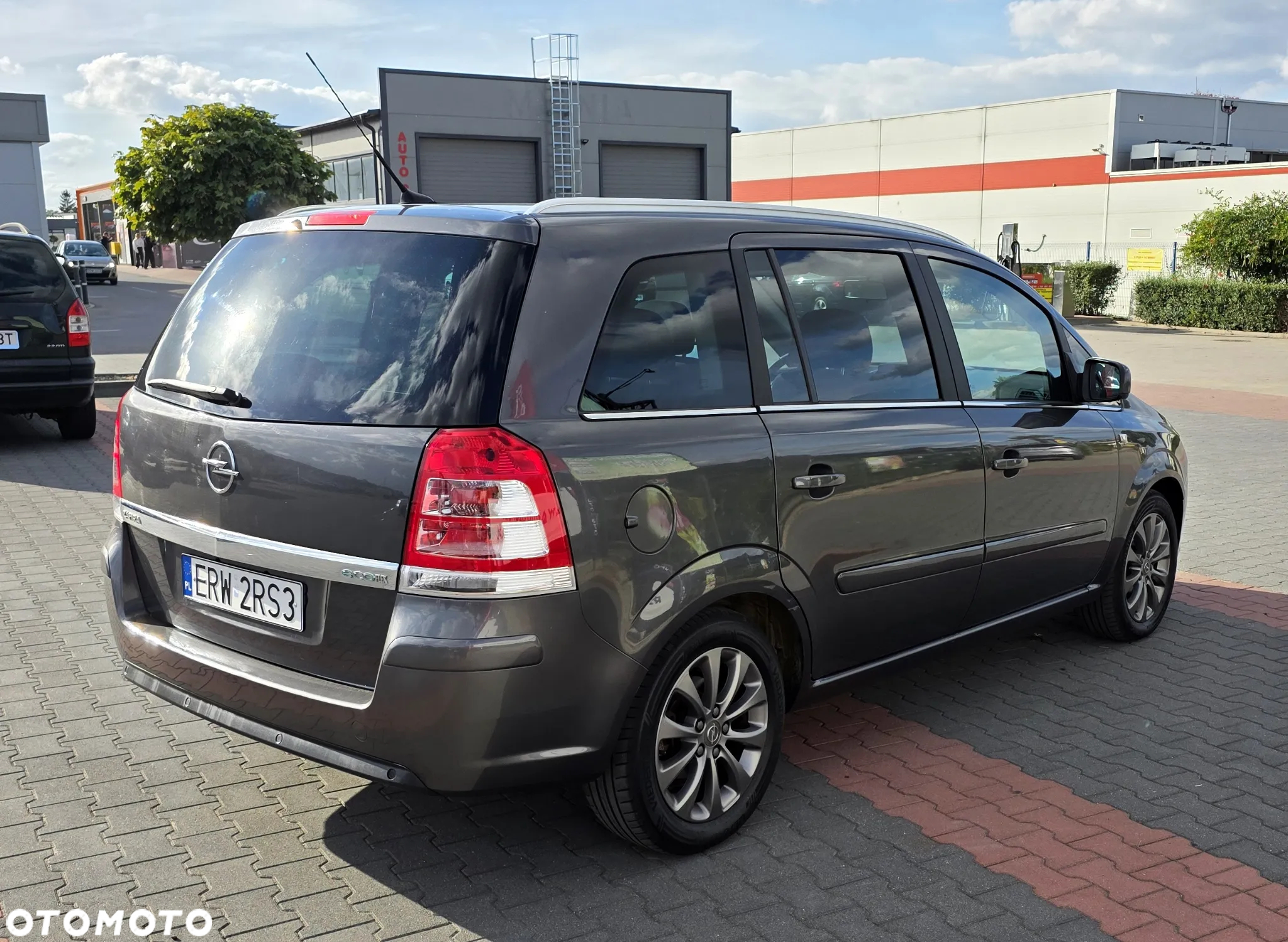 Opel Zafira 1.6 Cosmo - 4