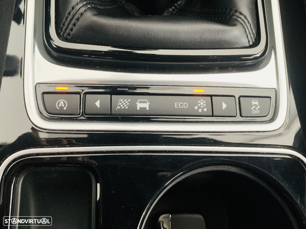 Jaguar F-Pace 2.0 i4D R-Sport AWD - 28