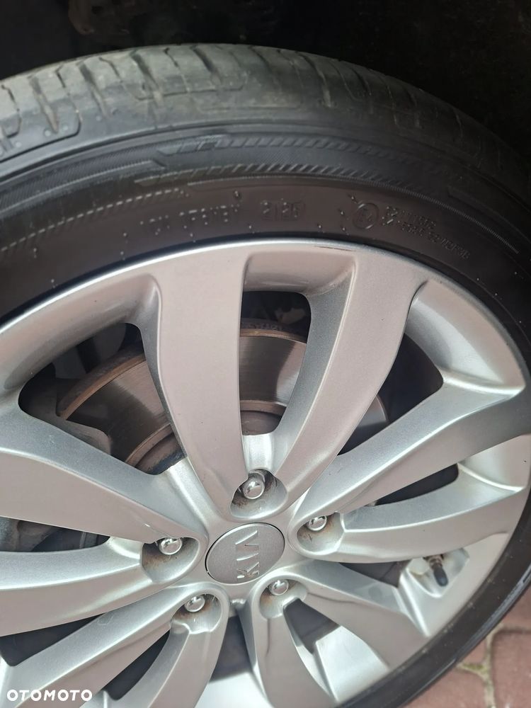 Kia Carens 1.6 GDI Dream Team Edition - 19