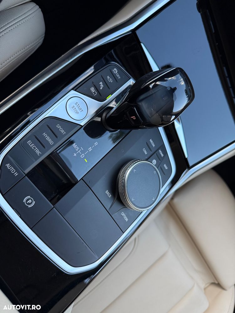 BMW Seria 3 330e xDrive AT PHEV - 33