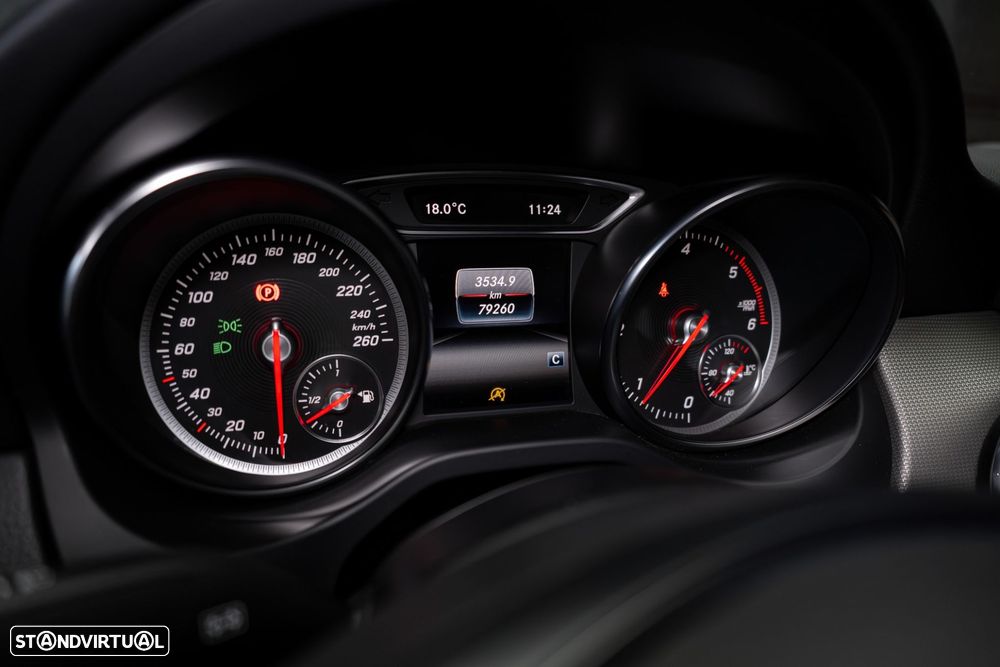 Mercedes-Benz CLA 180 d Urban - 37