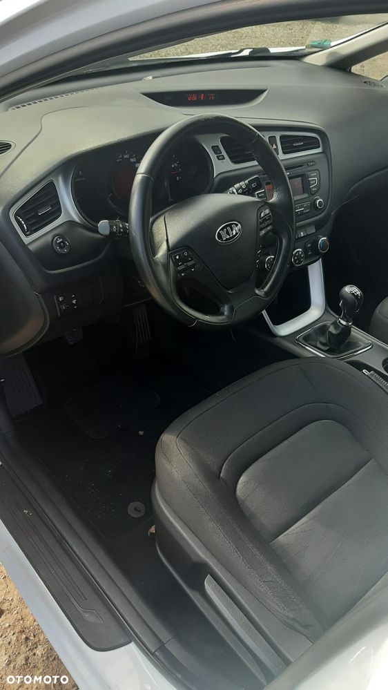 Kia Ceed 1.6 GDI Spirit - 12