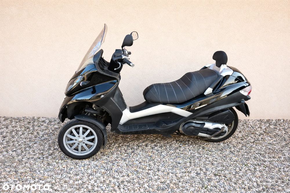 Piaggio MP-3 - 10
