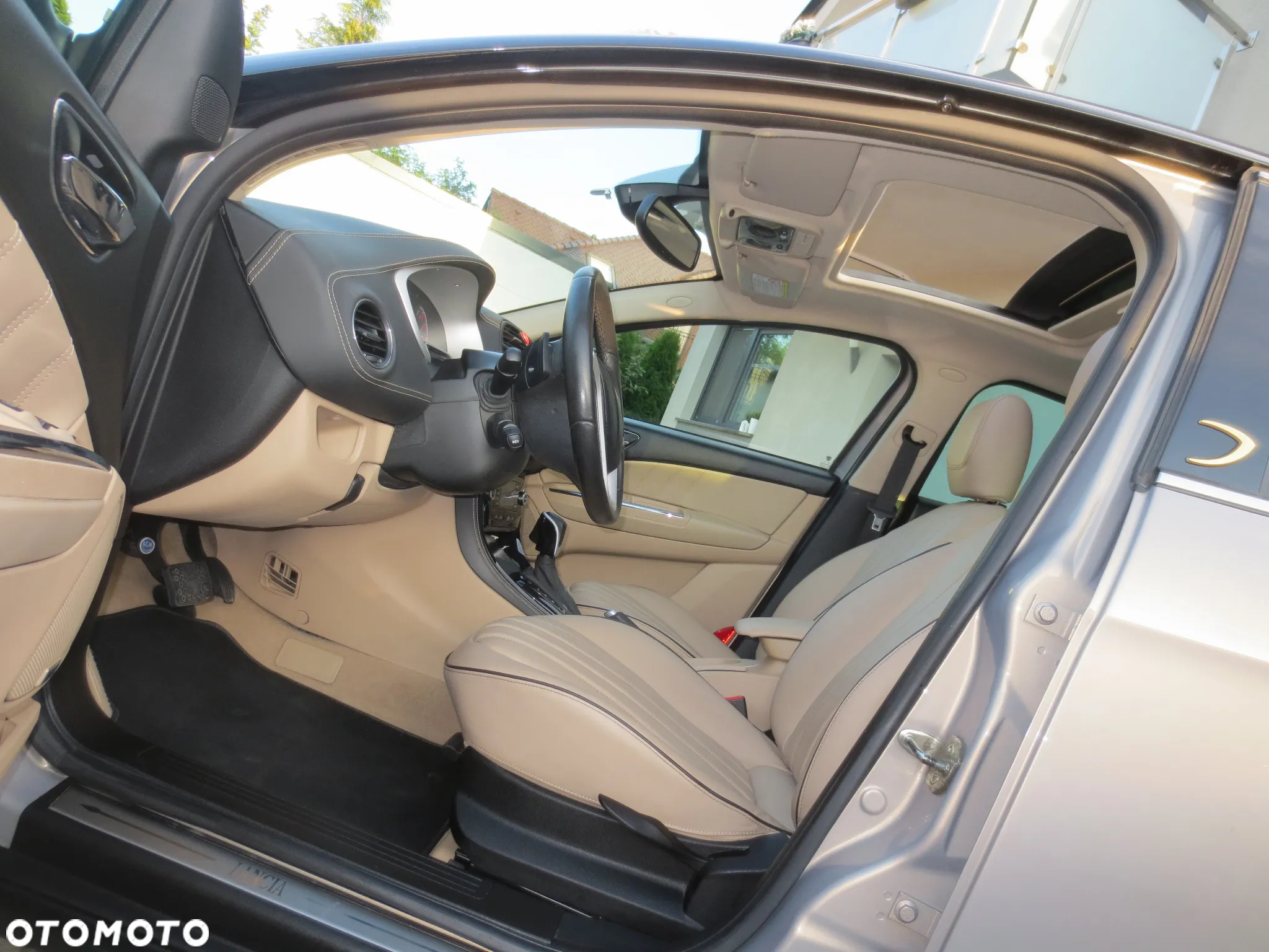 Lancia Delta 1.8 T-Jet Executive Sportronic - 26