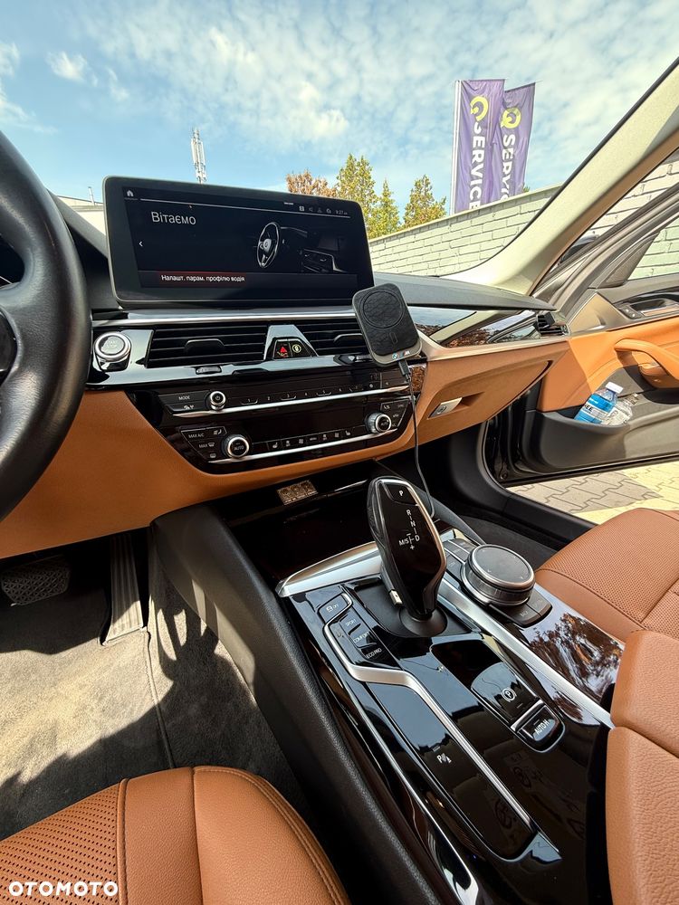 BMW Seria 5 518d mHEV - 26