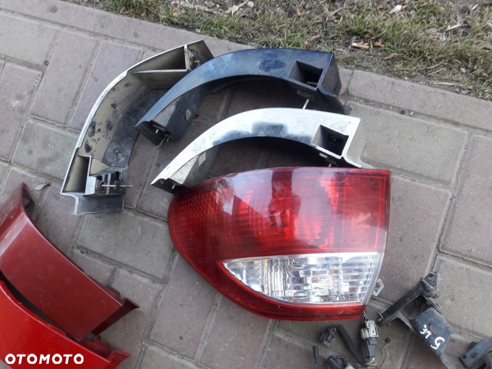 Mazda 626 HB Listwa pod Lampe tylna tył Prawa Lewa - 4