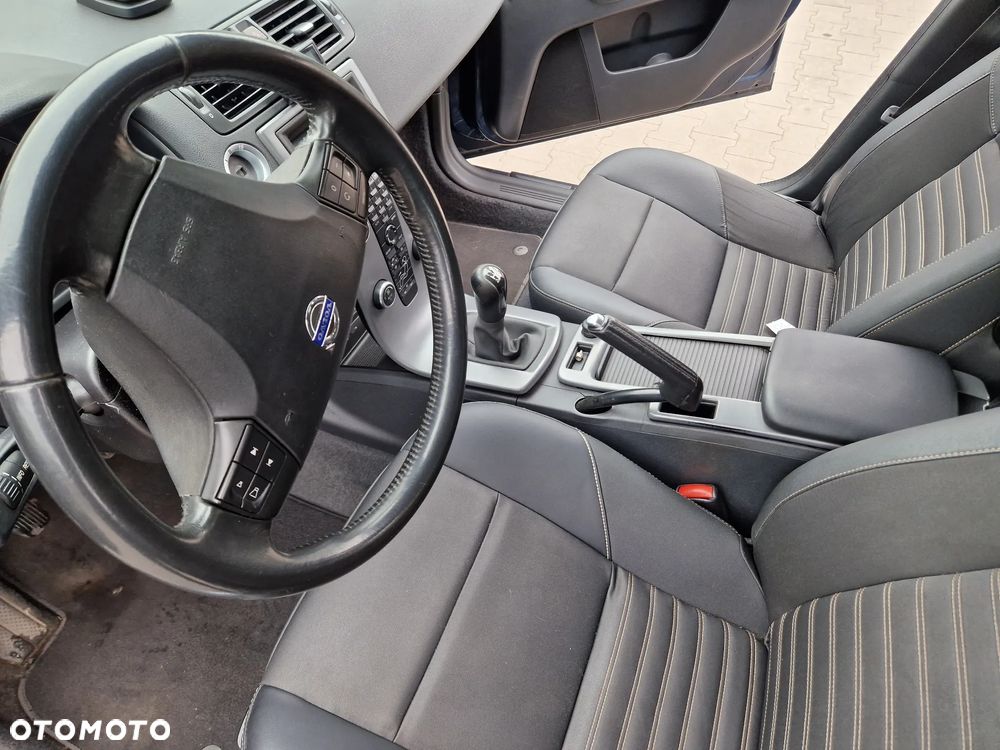 Volvo V50 1.6D - 11