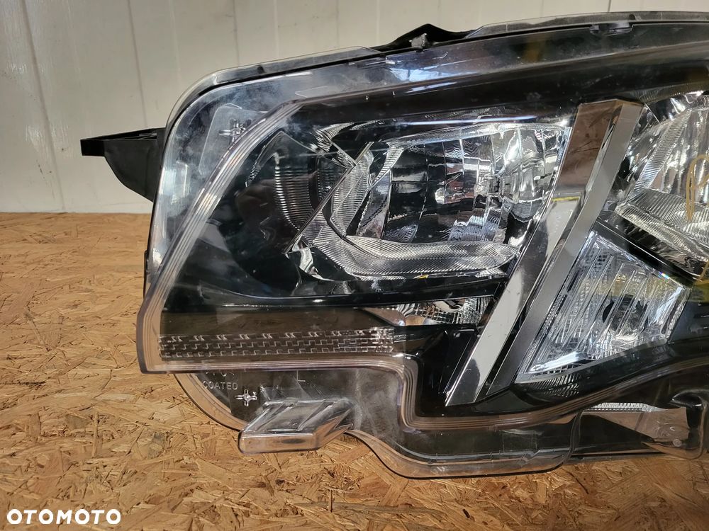 Lampa przednia lewa Peugeot Partner IV - 2