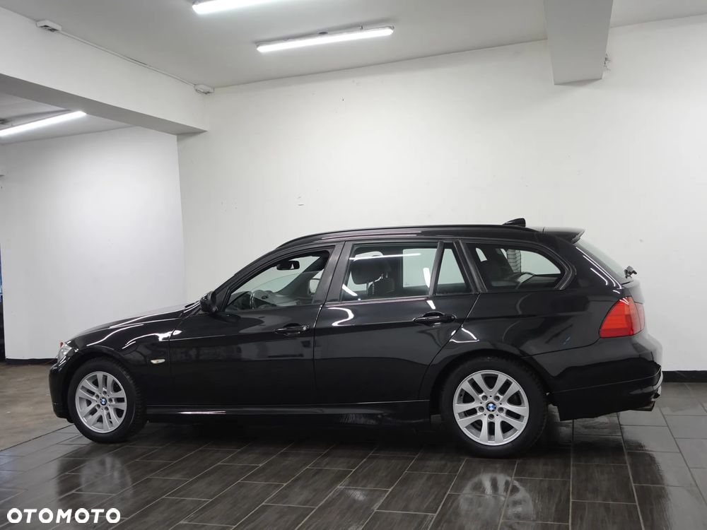 BMW Seria 3 318i - 5