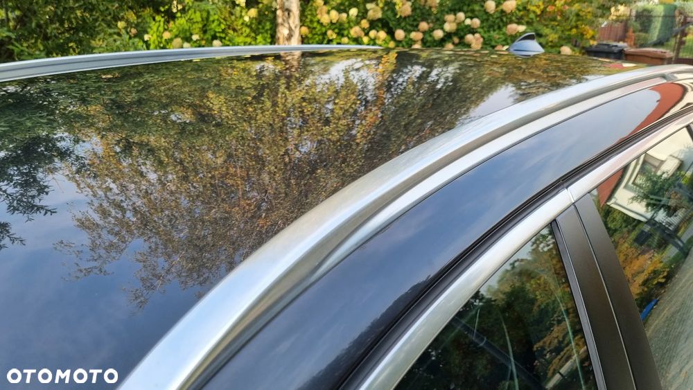 BMW Seria 5 525d - 37
