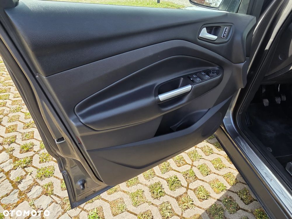 Ford Kuga 2.0 TDCi 4x4 Titanium - 12