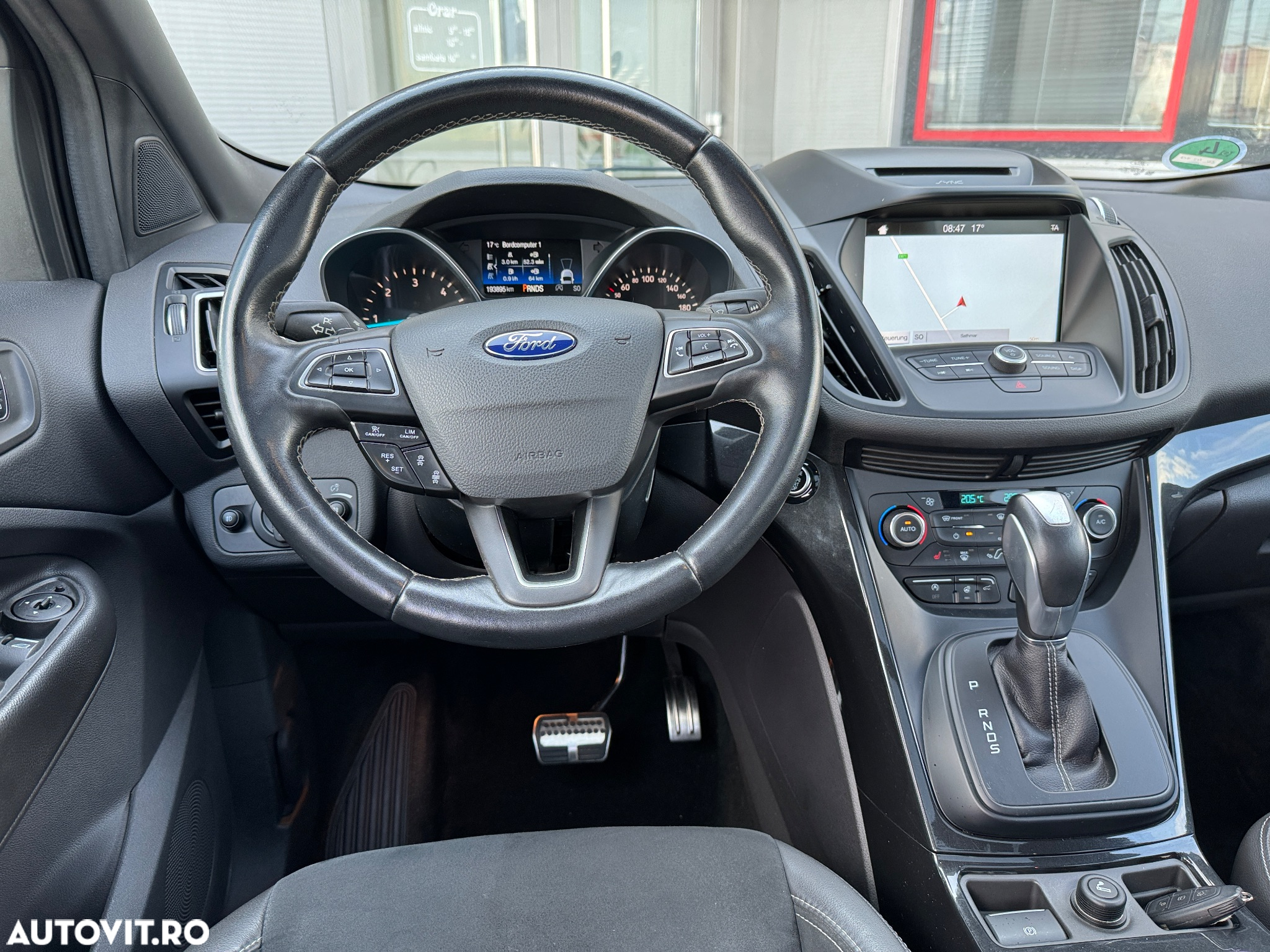 Ford Kuga 2.0 TDCi 4WD Powershift ST-Line - 14